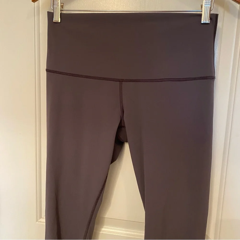 LULULEMON PANTS LEGGINGS CAPRI CROPPED GRAY SHEER SCALLOP HEM SIZE 10